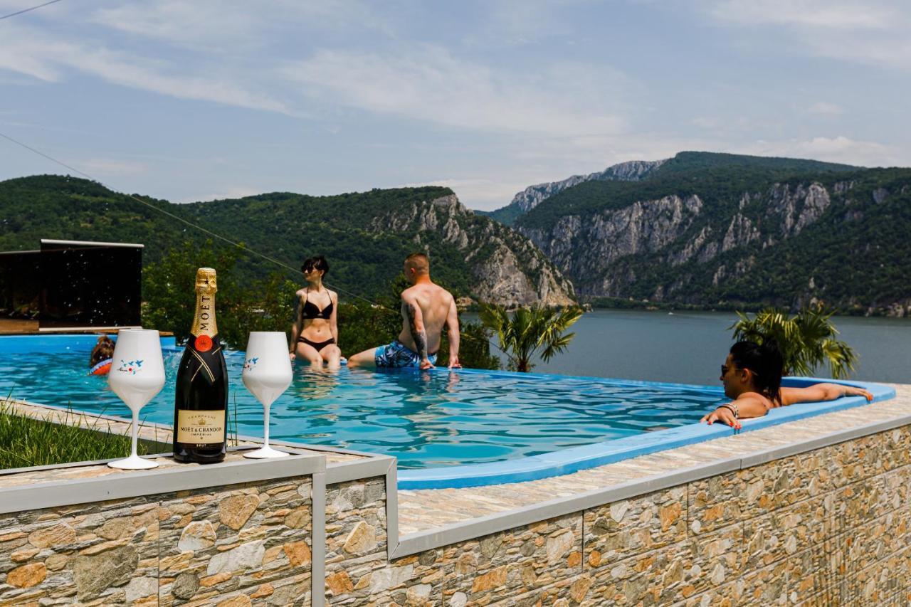 Rex Infinity View 4* Cazanele Dunarii Dubova Bagian luar foto
