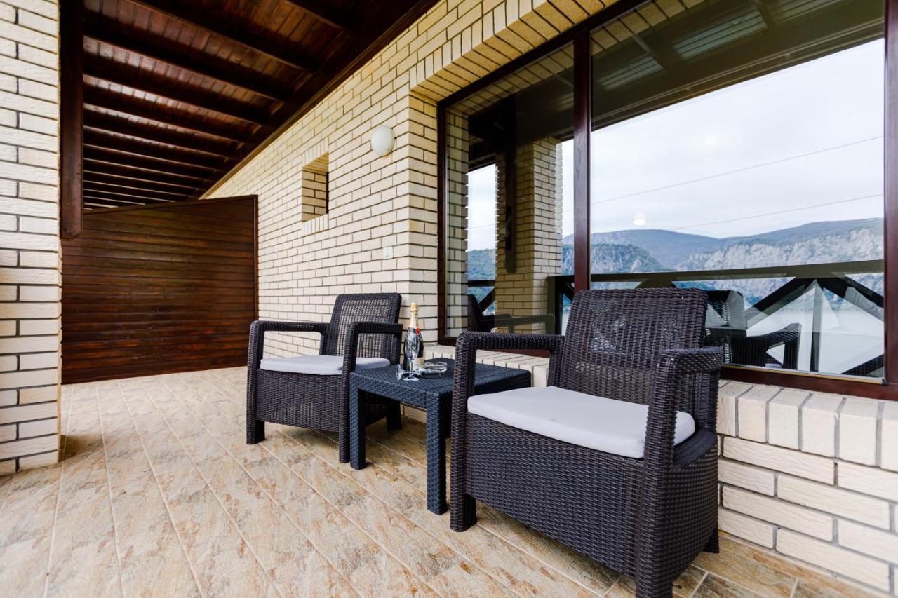Rex Infinity View 4* Cazanele Dunarii Dubova Bagian luar foto