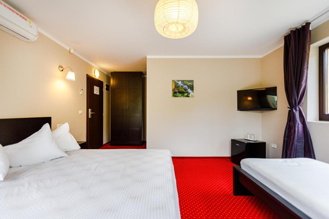 Rex Infinity View 4* Cazanele Dunarii Dubova Bagian luar foto