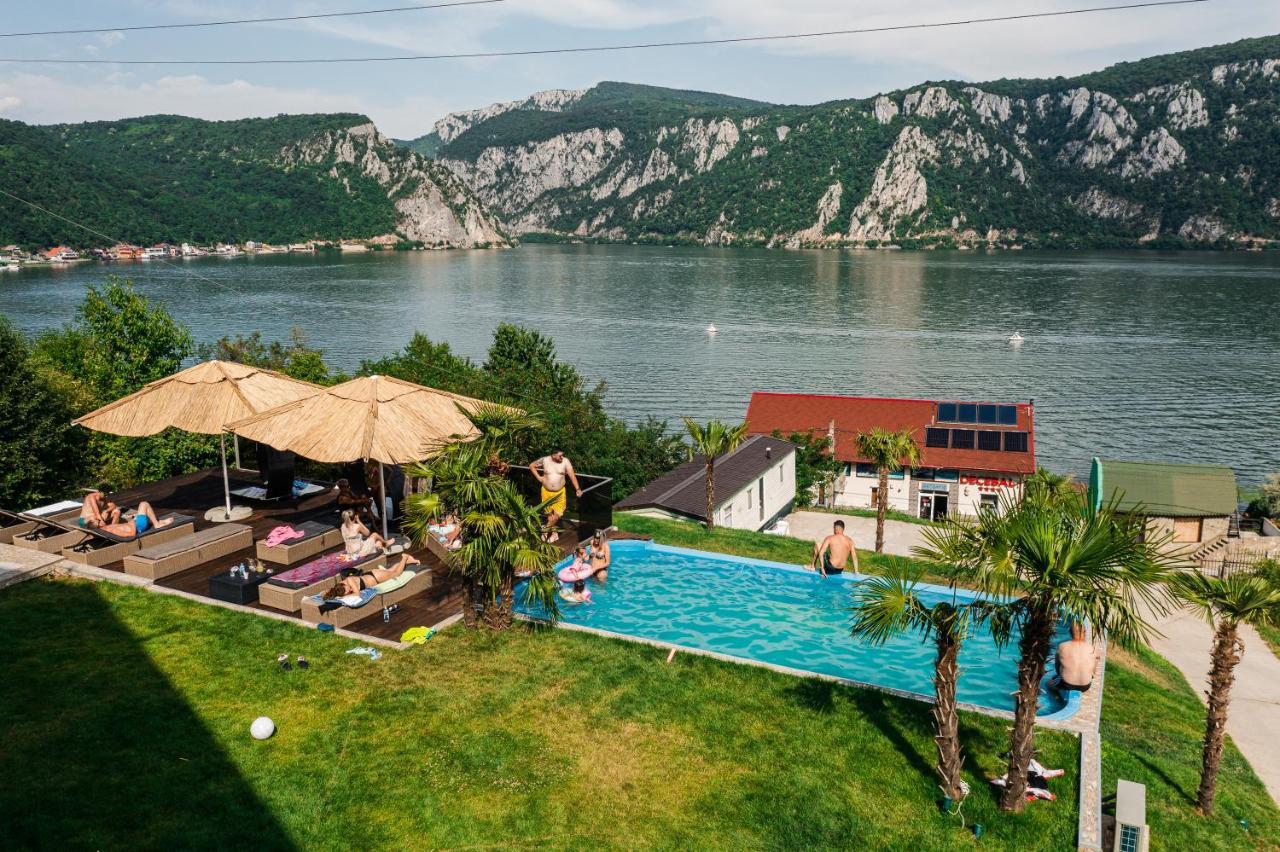 Rex Infinity View 4* Cazanele Dunarii Dubova Bagian luar foto