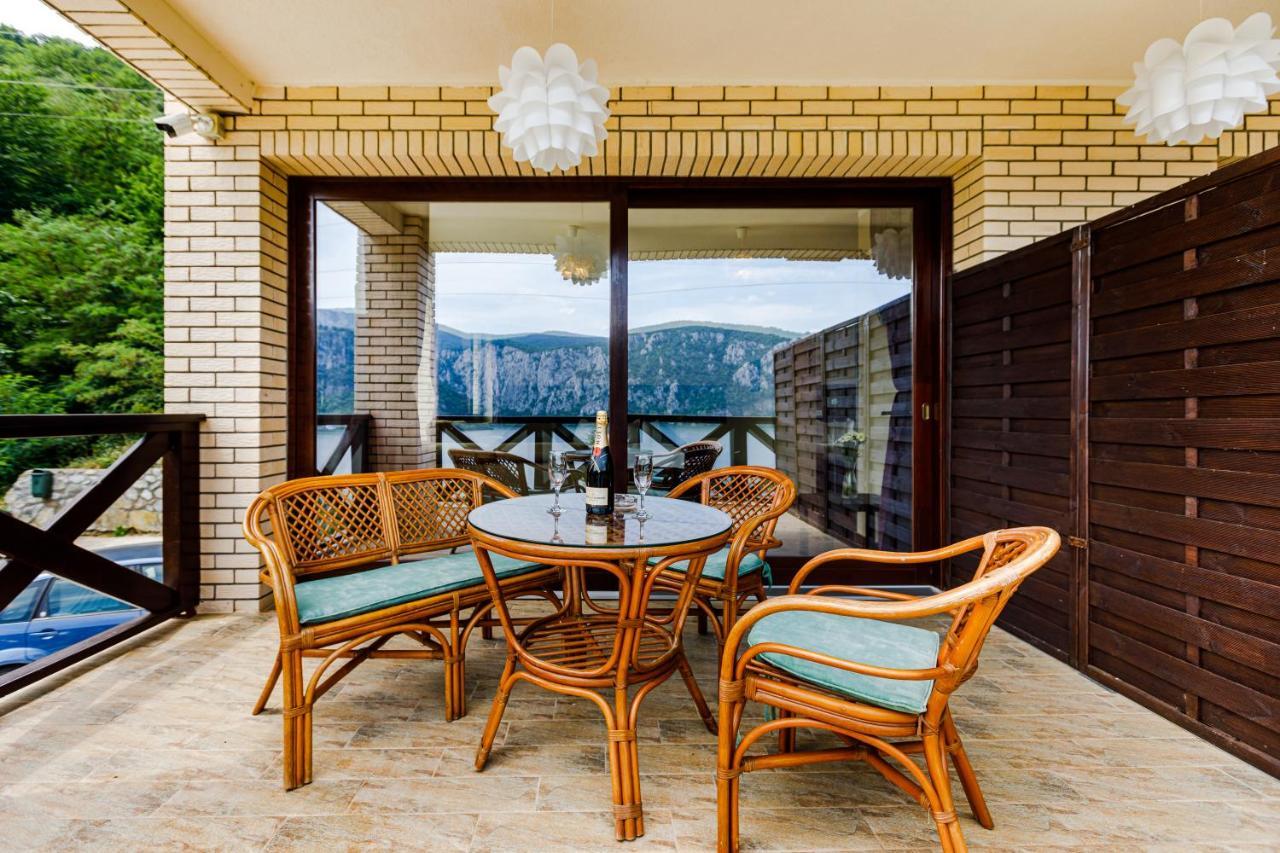 Rex Infinity View 4* Cazanele Dunarii Dubova Bagian luar foto