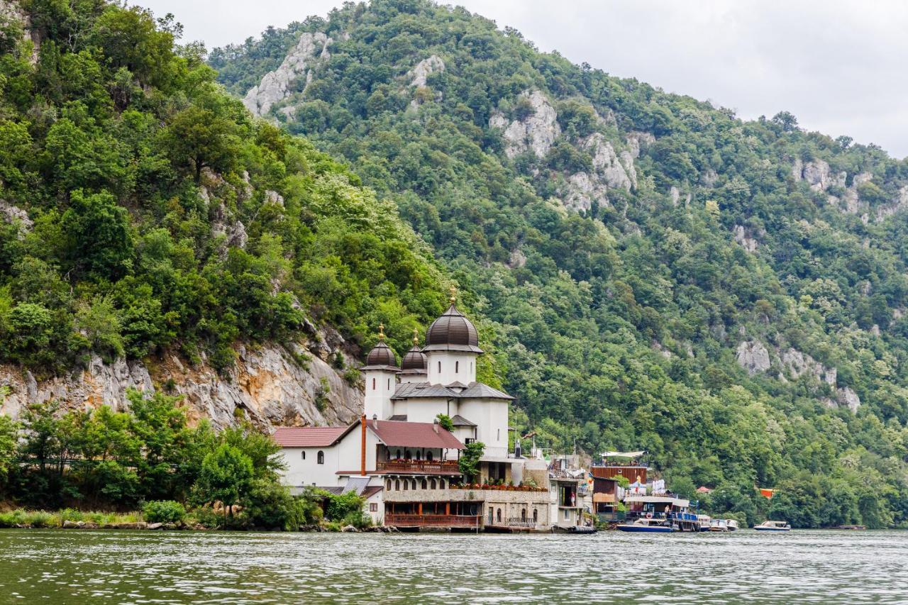 Rex Infinity View 4* Cazanele Dunarii Dubova Bagian luar foto